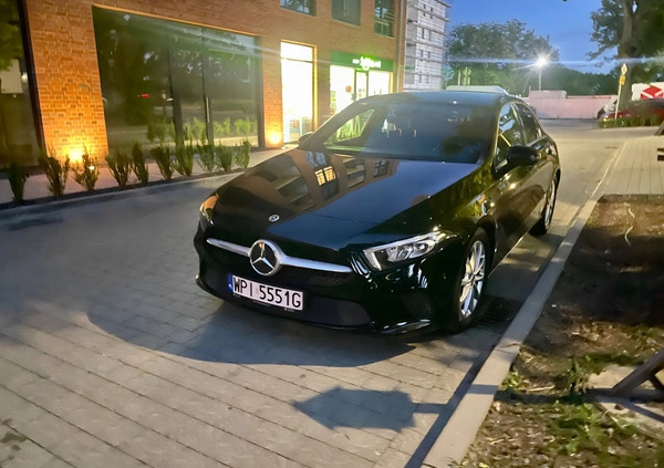 Mercedes-Benz Klasa A cena 109000 przebieg: 92000, rok produkcji 2019 z Szczecin małe 56